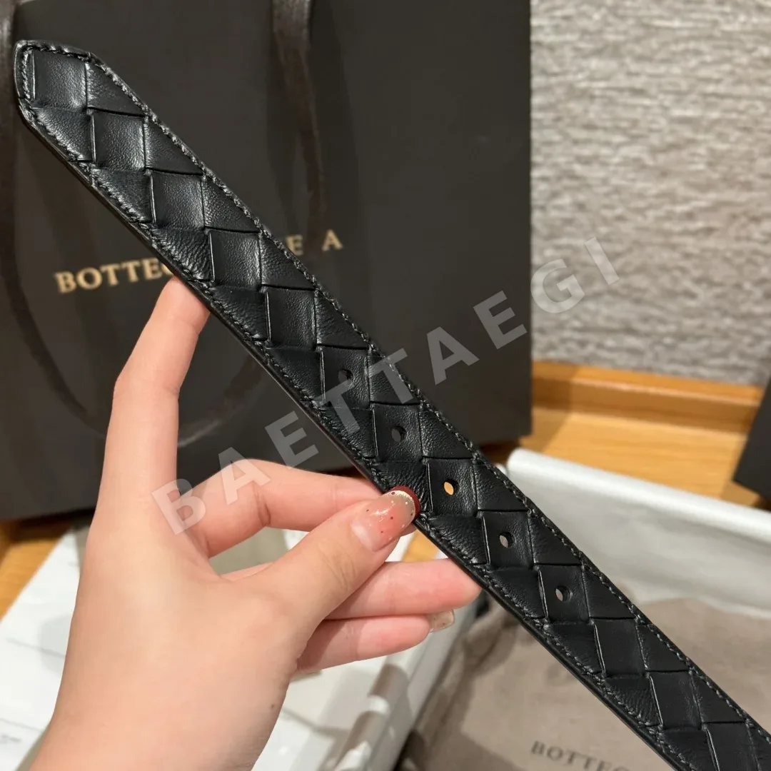 보테가베네타 인트레치아토 카프스킨 벨트 상세 이미지 9