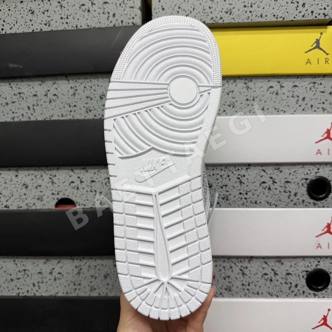 나이키 [PK] 조던 1 레트로 하이 AA3834-100 201365 Nike Jordan 1 Retro High Virgil Abloh 상세 이미지 4