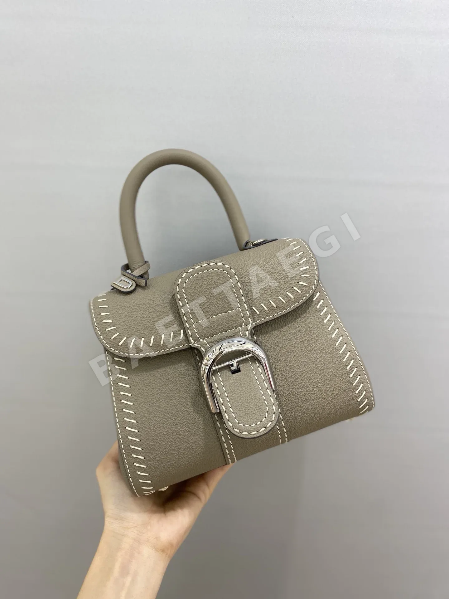 델보 브릴리언트 21 밀크 그레이 가방 상세 이미지 2