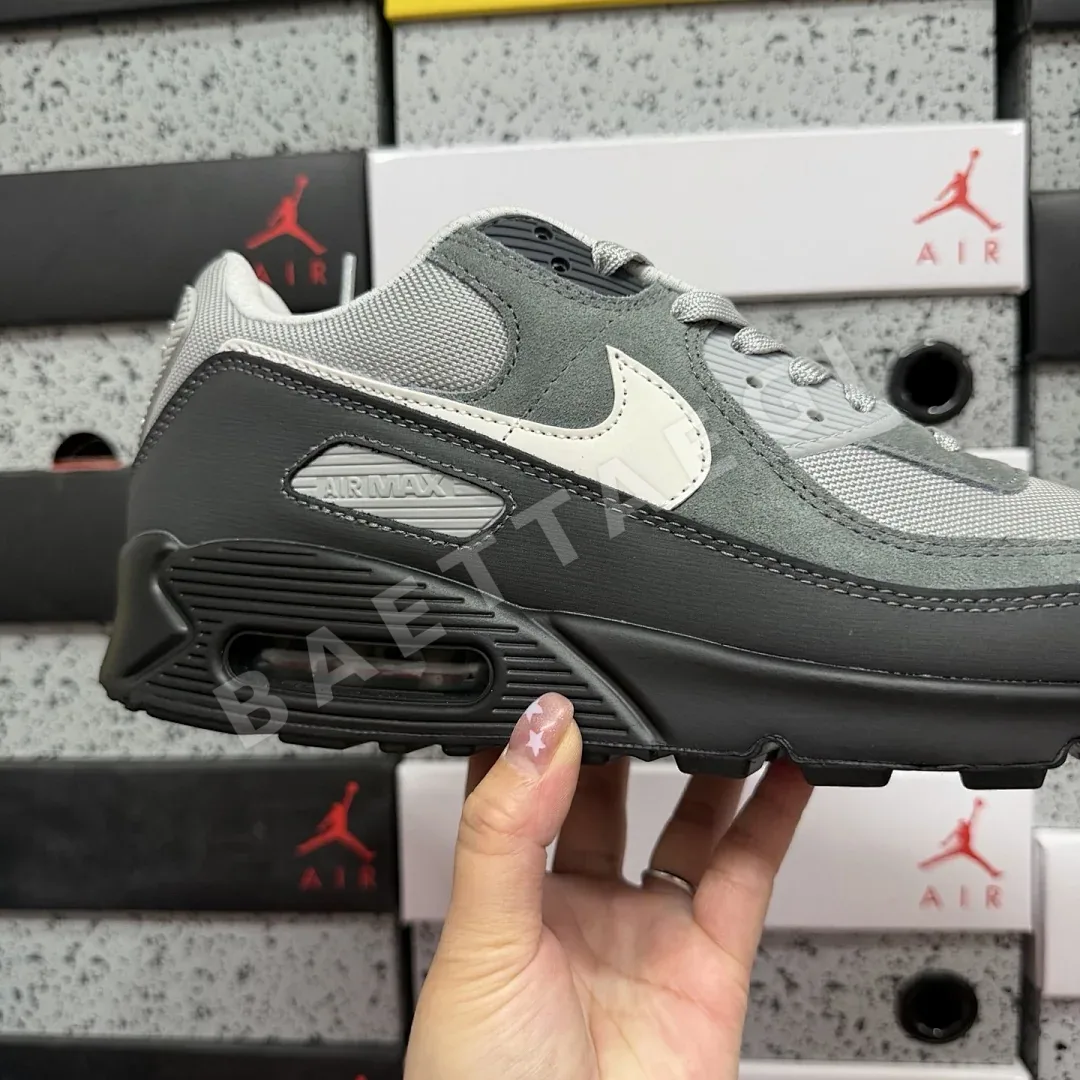 나이키 [XY] 에어 맥스 90 그레이 블랙 HQ3817-001 201055 Nike Air Max 90 Reflective Anthracite 상세 이미지 4