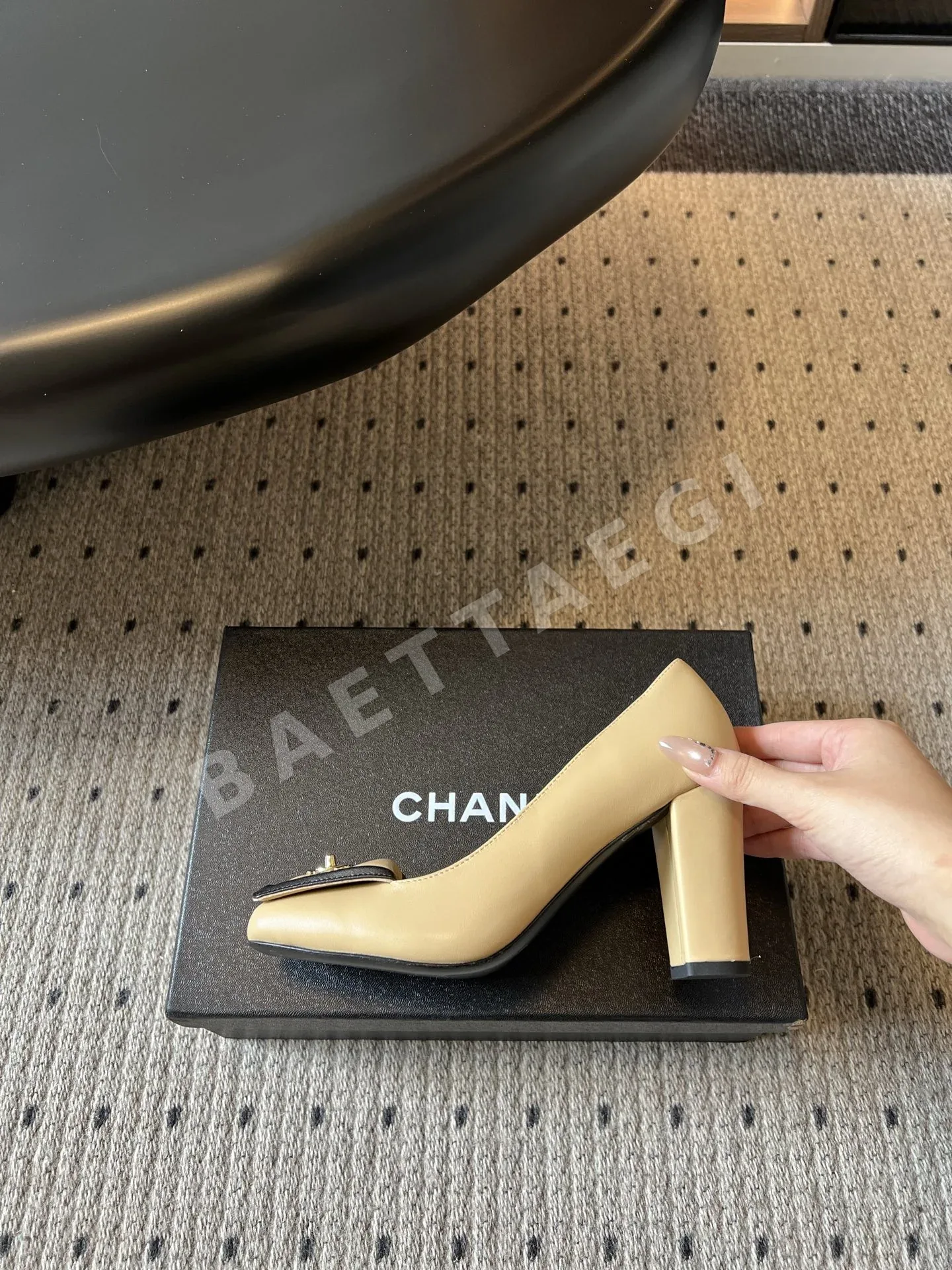 샤넬 스퀘어 토 메탈 더블 C 백클 하이힐 상세 이미지 5