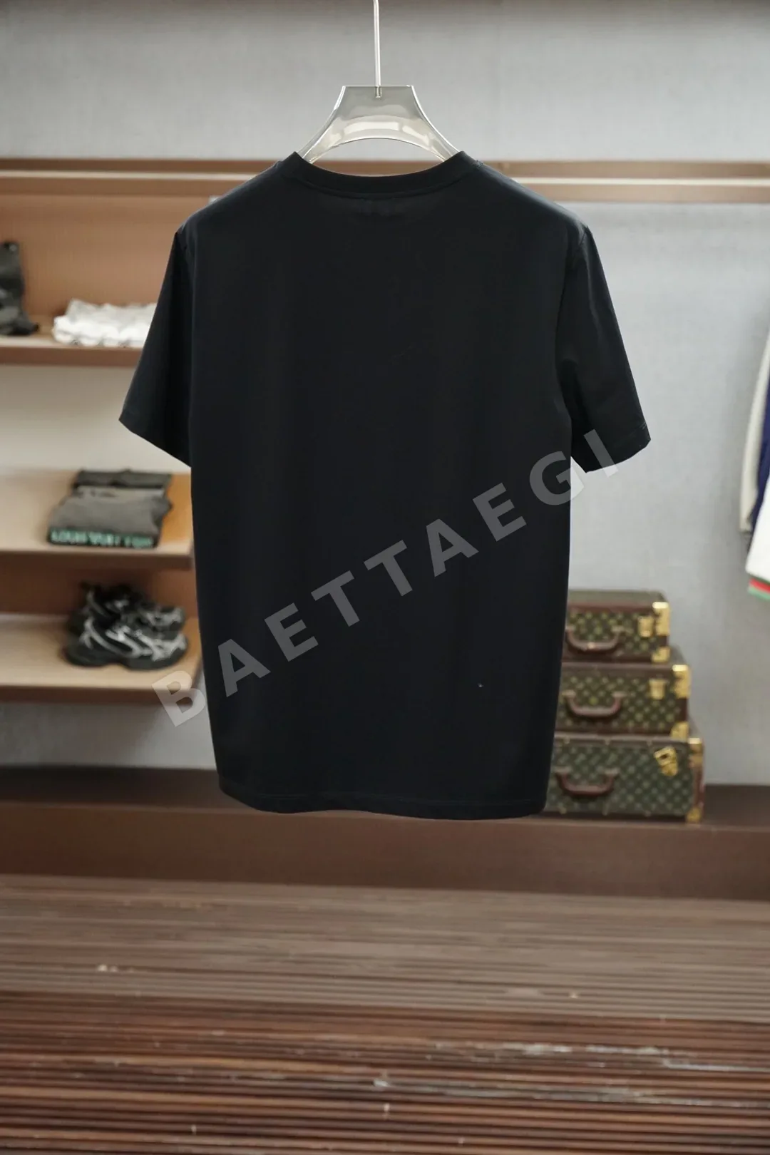 셀린느 크루넥 로고 프린트 남성 반팔 티셔츠 상세 이미지 8