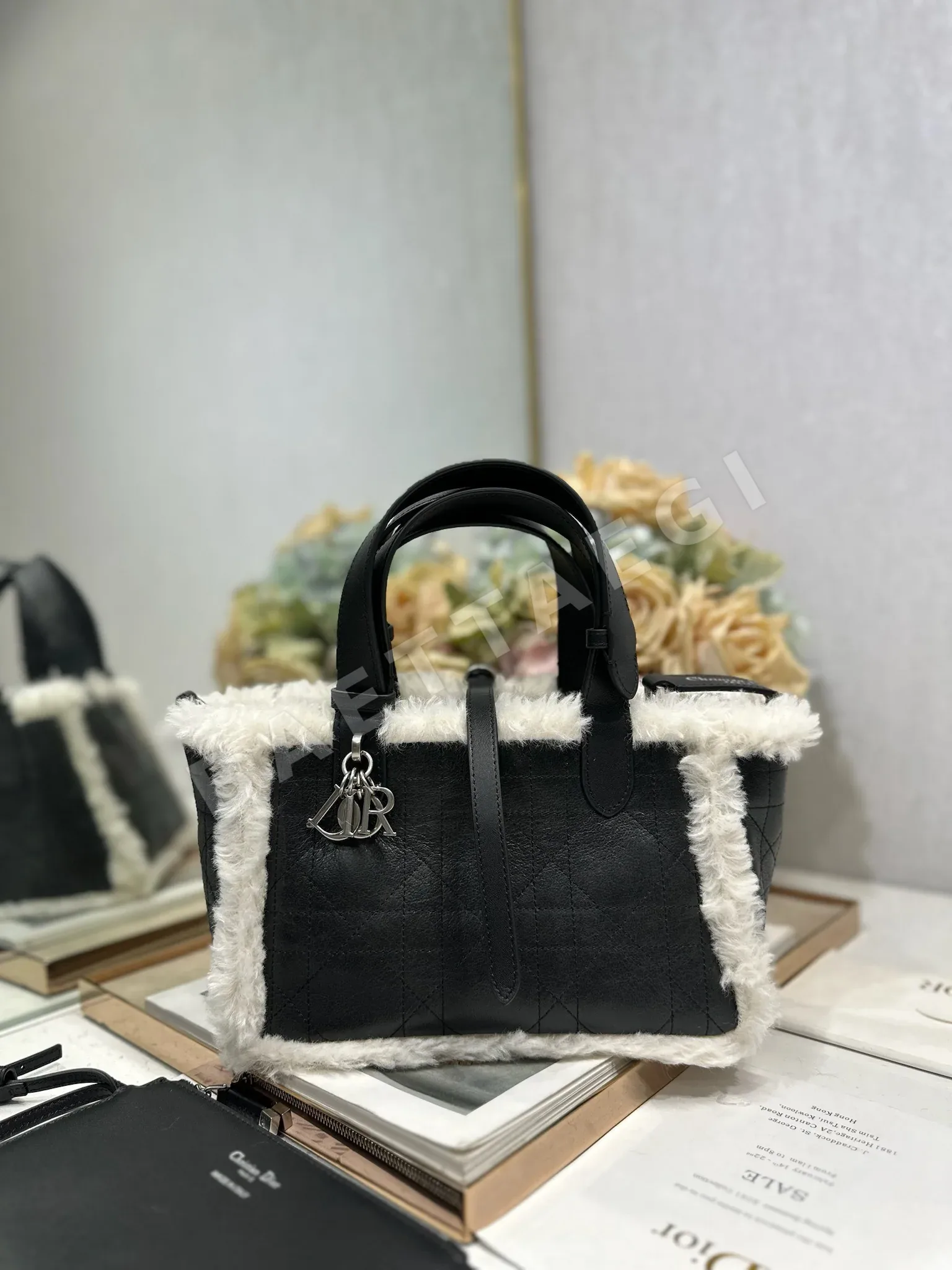 디올 뚜주흐 토트백 가죽 가방 196025