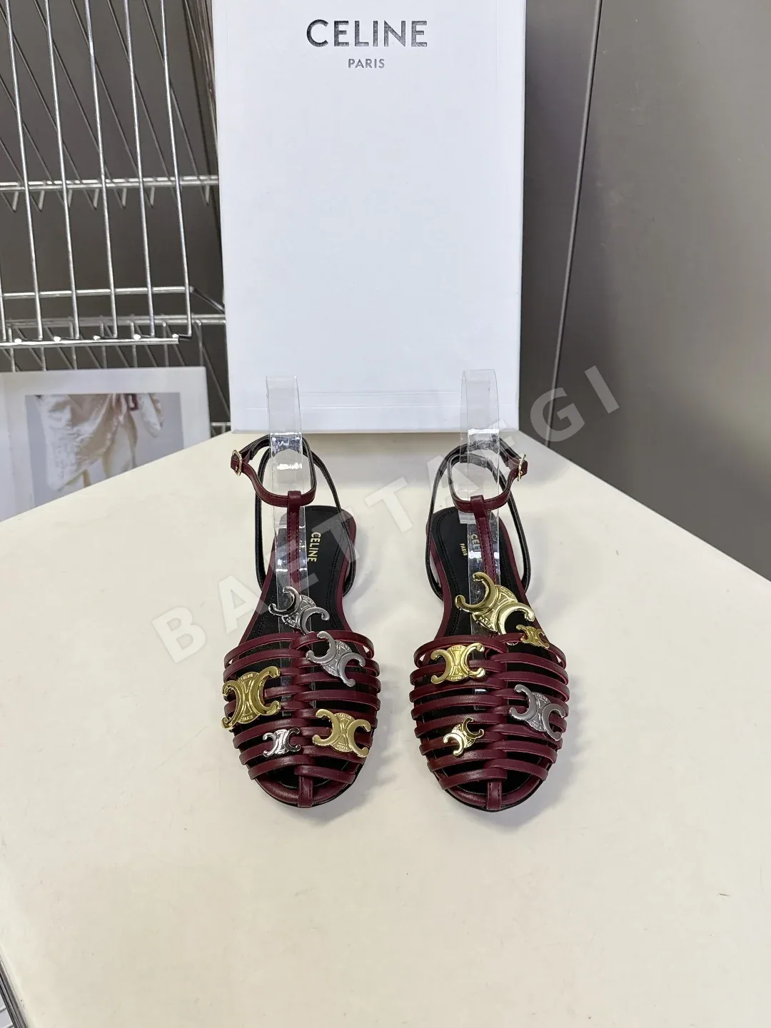 셀린느 꼬임 클로즈드토우 샌달 98511