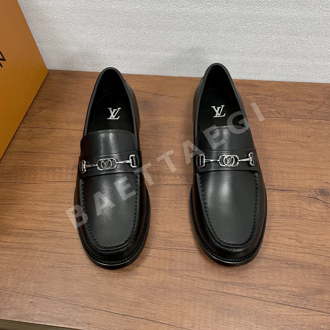 루이비통 트로카데로 로퍼 남성 가죽 LV 모노그램 스트랩 상세 이미지 2