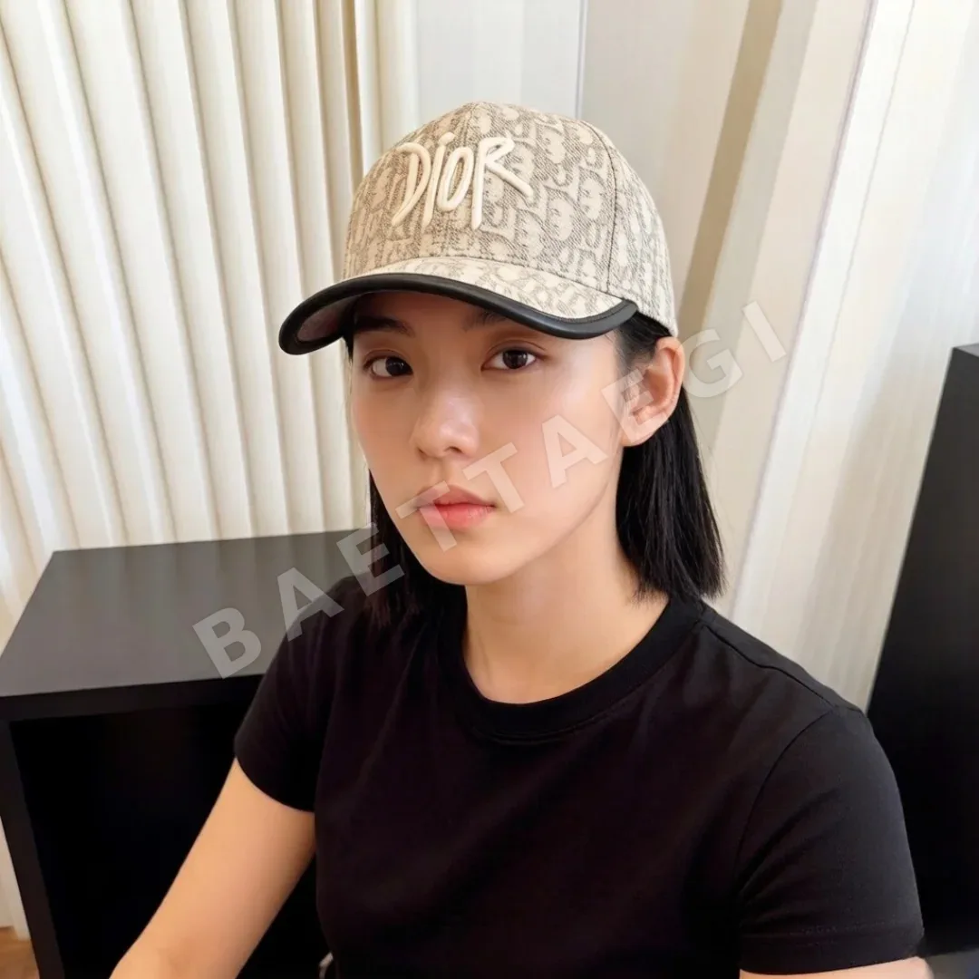 디올 미니멀리스트 야구모자 119219