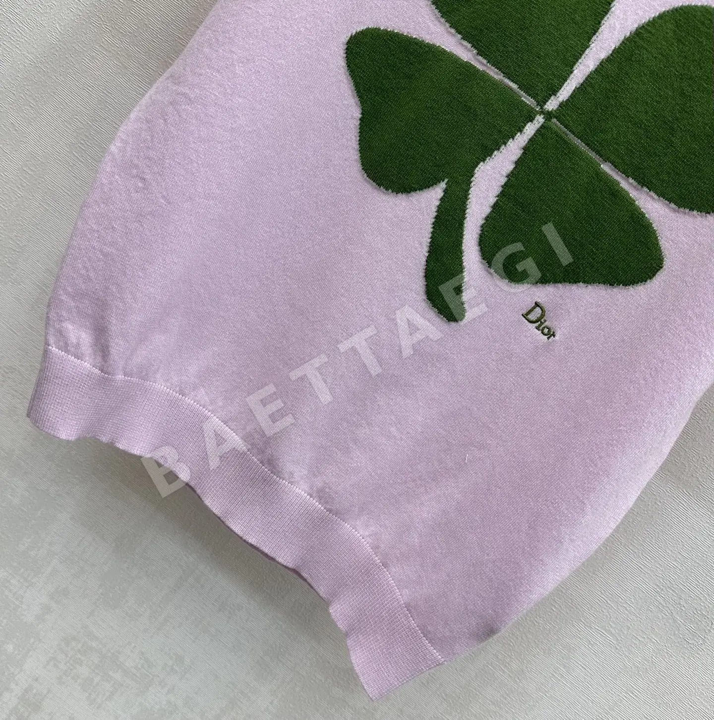 디올 네 잎 클로버 자수 여성 반팔 니트 탑 상세 이미지 4