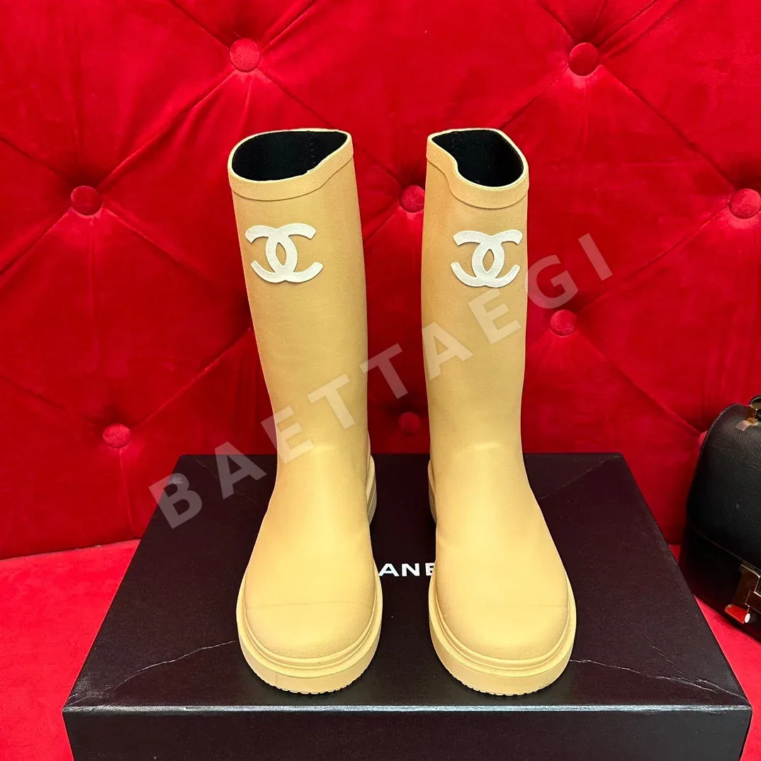 샤넬 레인 부츠 3528