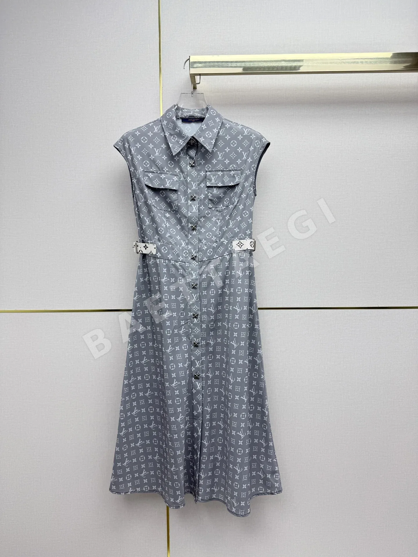 루이비통 모노그램 더블 포켓 롱 카라 원피스 상세 이미지 3