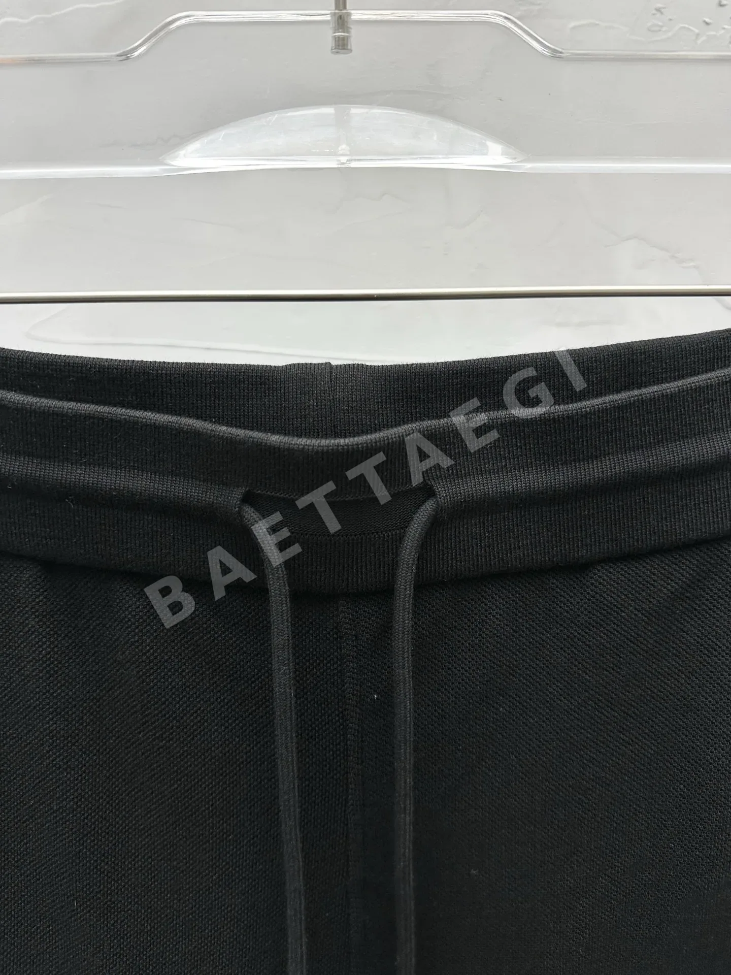 톰브라운 피케 스트라이프 남성 반바지 상세 이미지 2
