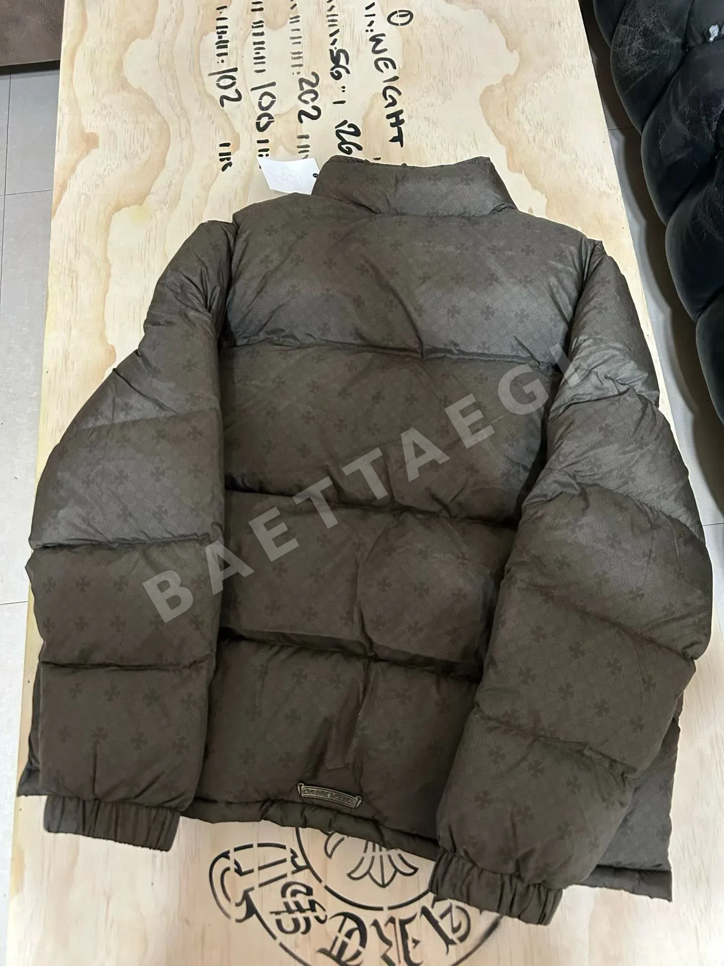 크롬하츠 올리브그린 남성 패딩 재킷 상세 이미지 9