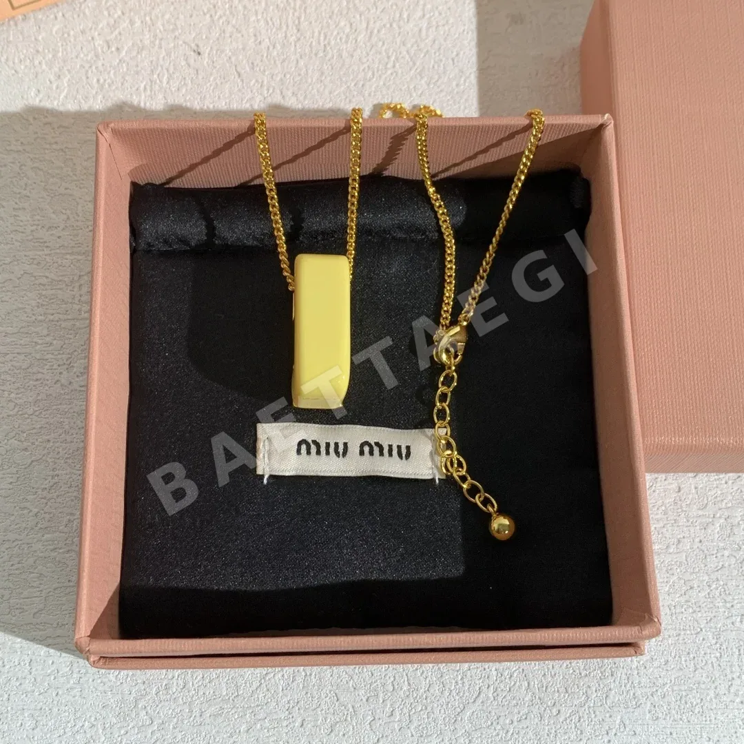 미우미우 투각 디자인 목걸이 상세 이미지 5