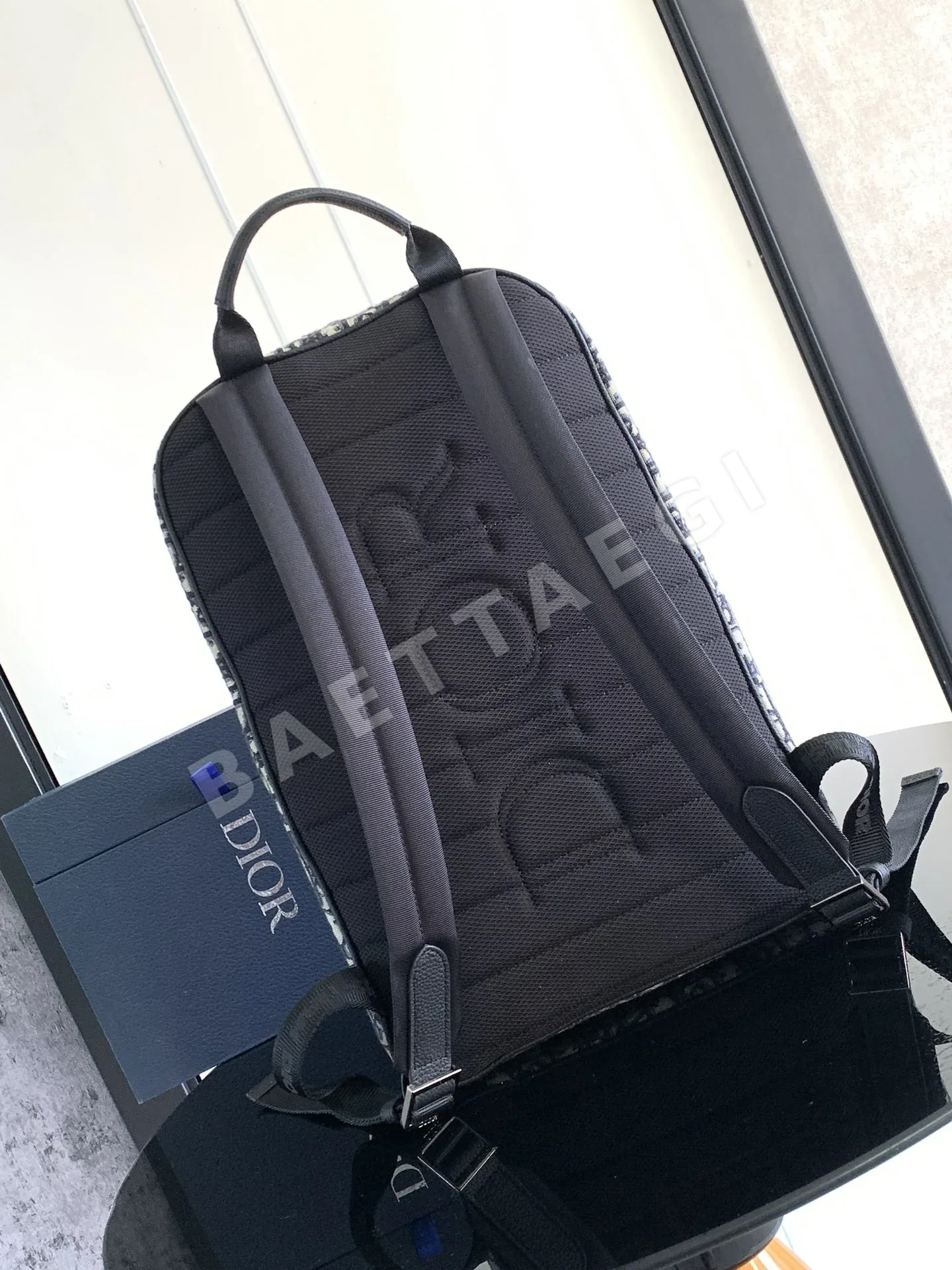 디올 오블리크 사파리 백팩 상세 이미지 3