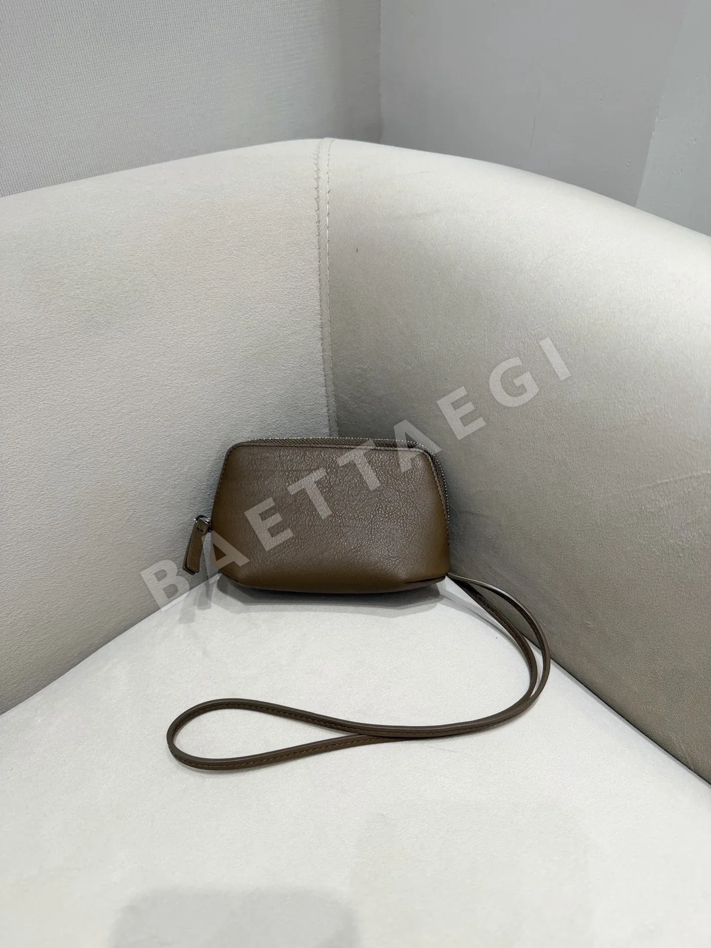 더로우 오웬 파우치 코인 퍼스 가방 상세 이미지 2