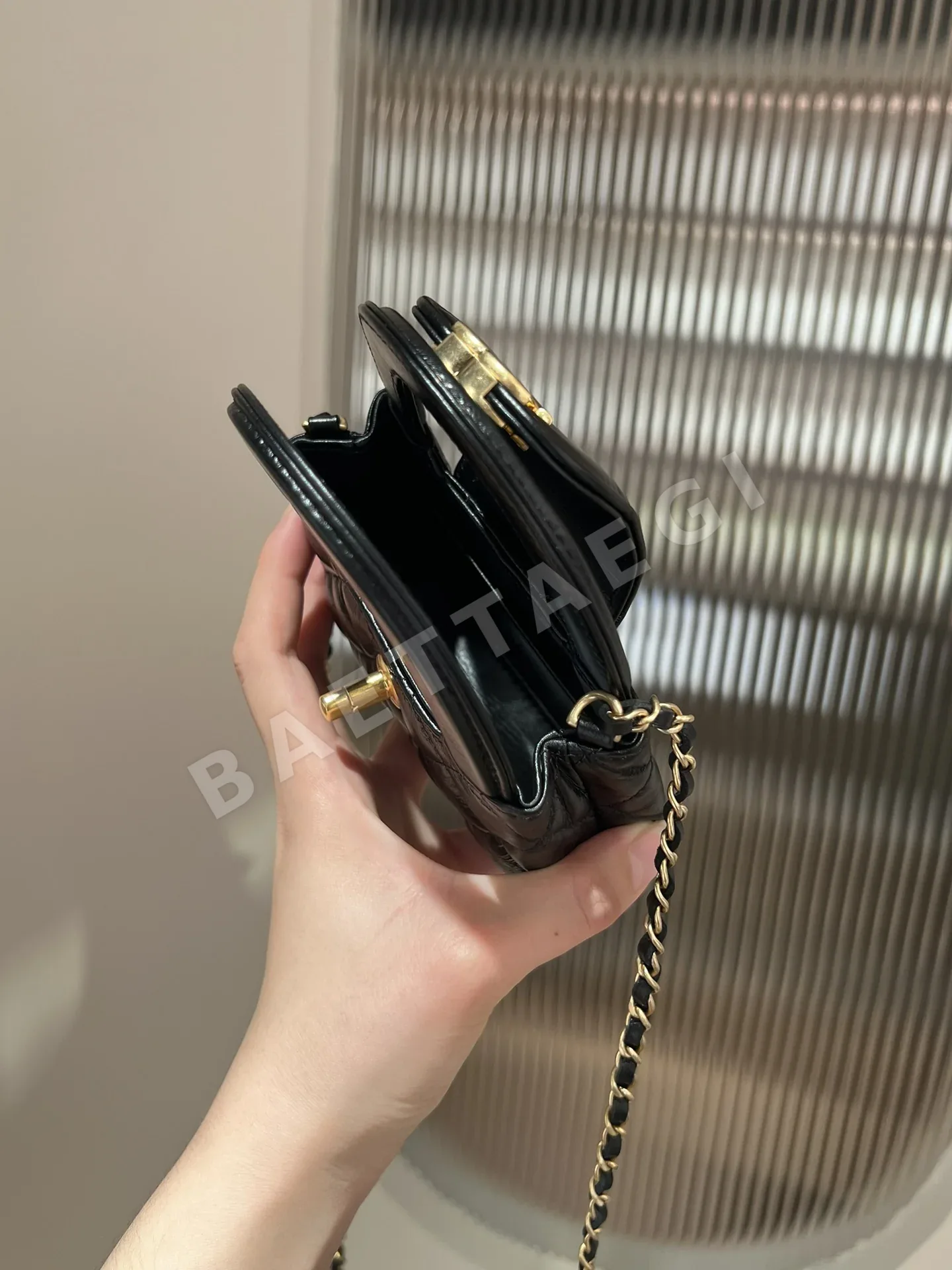 샤넬 검정 빈티지 골드 미니 가방 상세 이미지 5