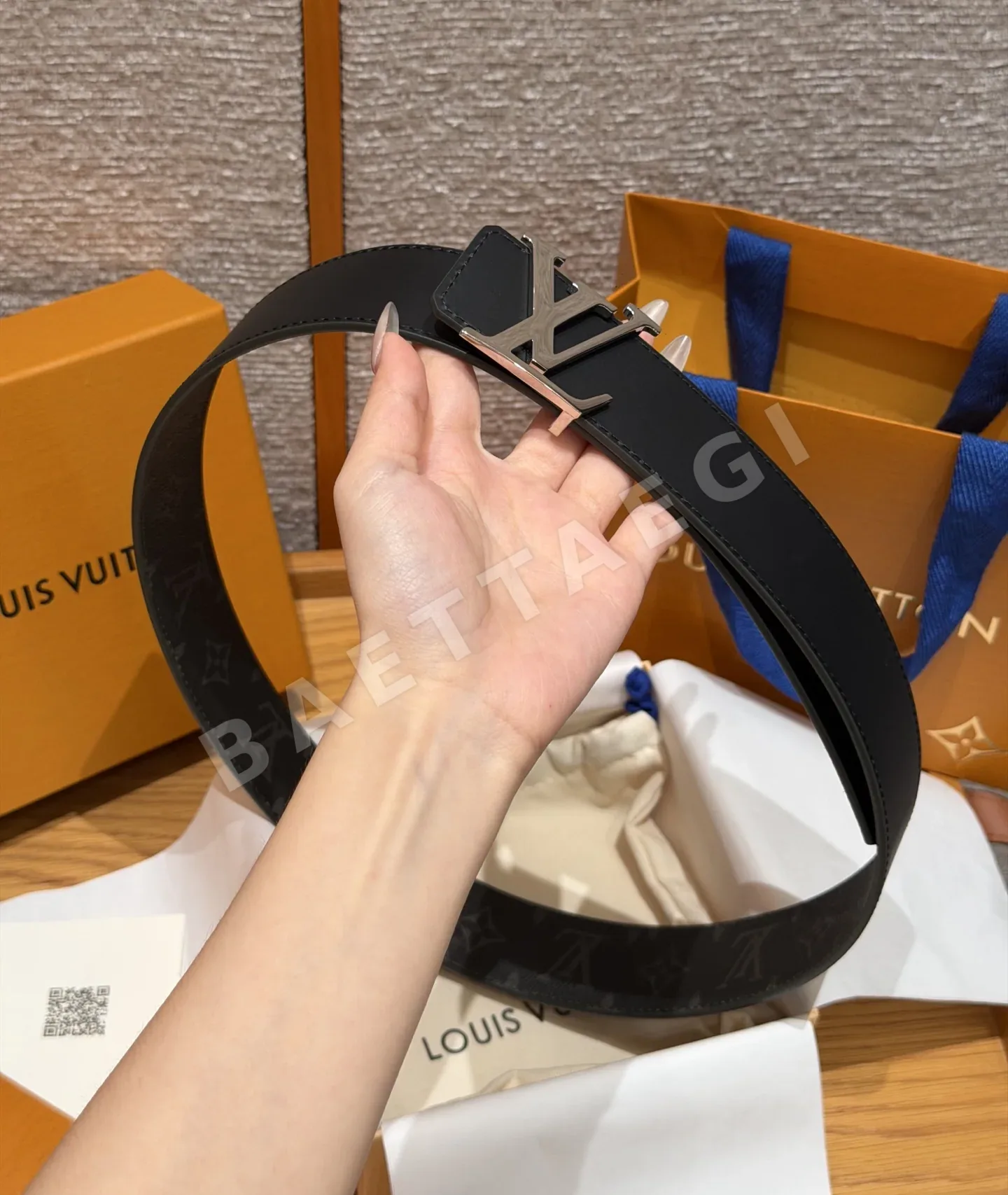 루이비통 이니셜 메탈 버클 40mm 리버시블 벨트 상세 이미지 4