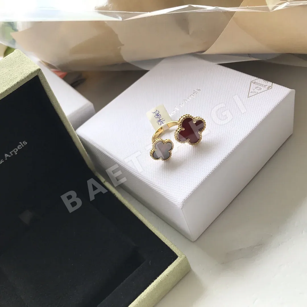반클리프앤아펠 골드 투플라워 클로버 오픈 반지 상세 이미지 3