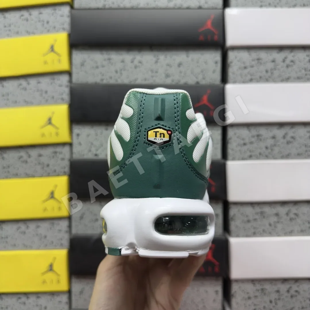 나이키 [BD] 에어 맥스 플러스 CV2392-101 201923 Nike Air Max Plus Black 상세 이미지 2