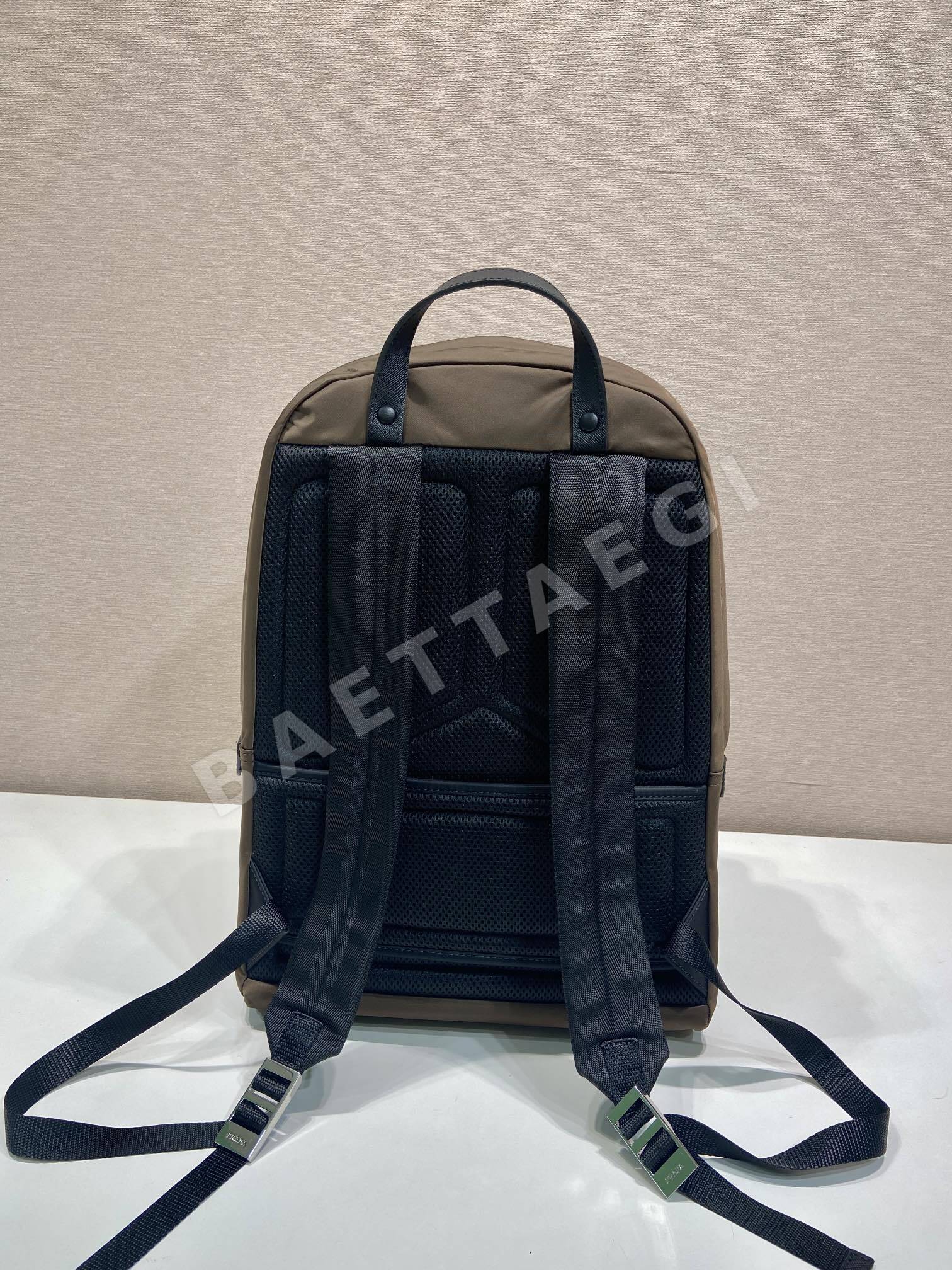 프라다 나일론 미니멀 백팩 2VZ048 상세 이미지 4