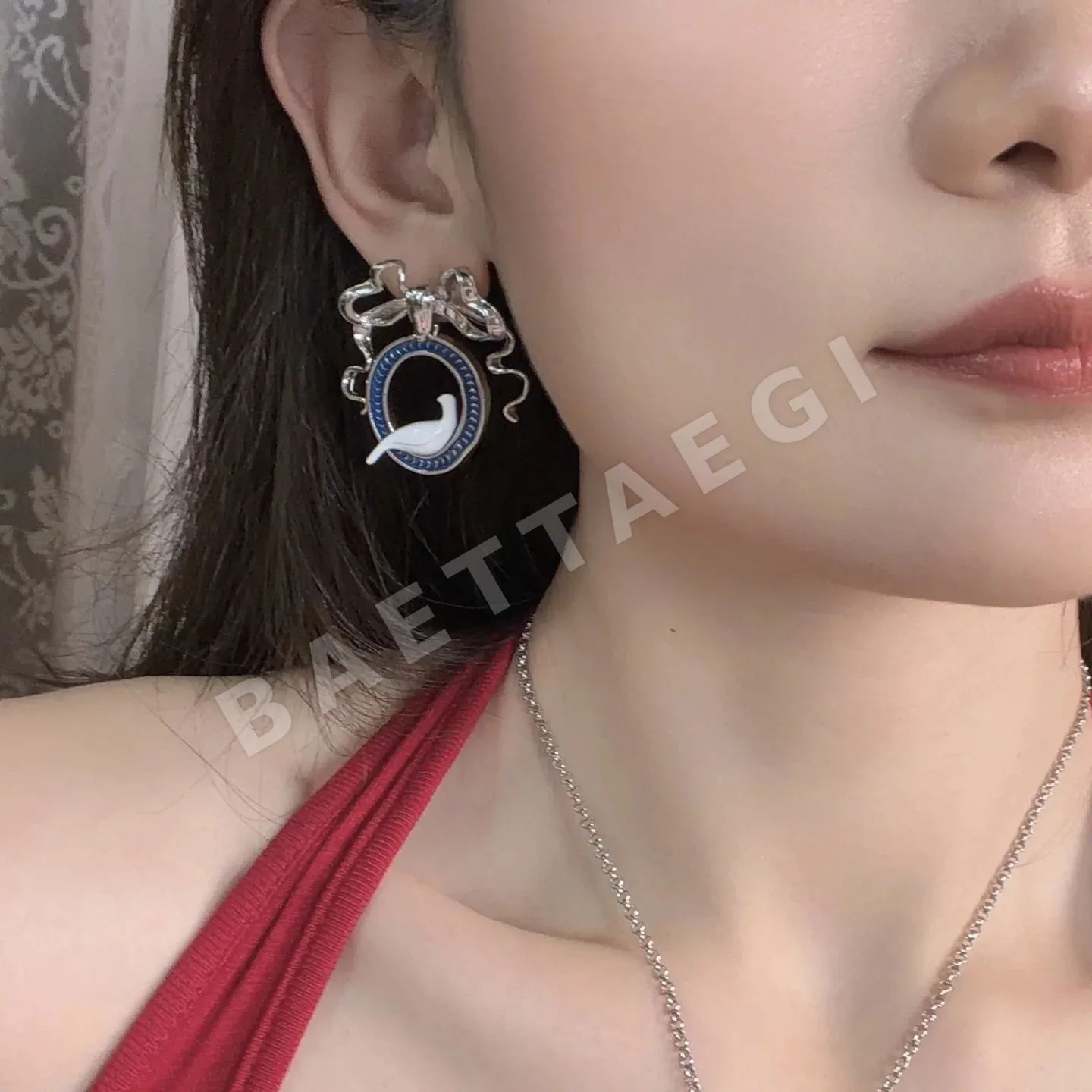 디올 CD 이니셜 메탈 귀걸이 상세 이미지 3