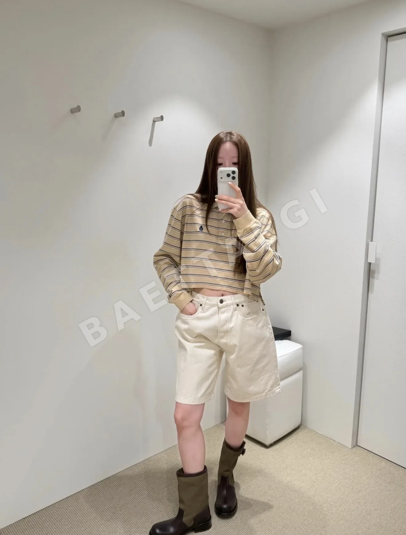 프라다 자수 스트라이프 크롭 네이비 긴팔 폴로셔츠 46335