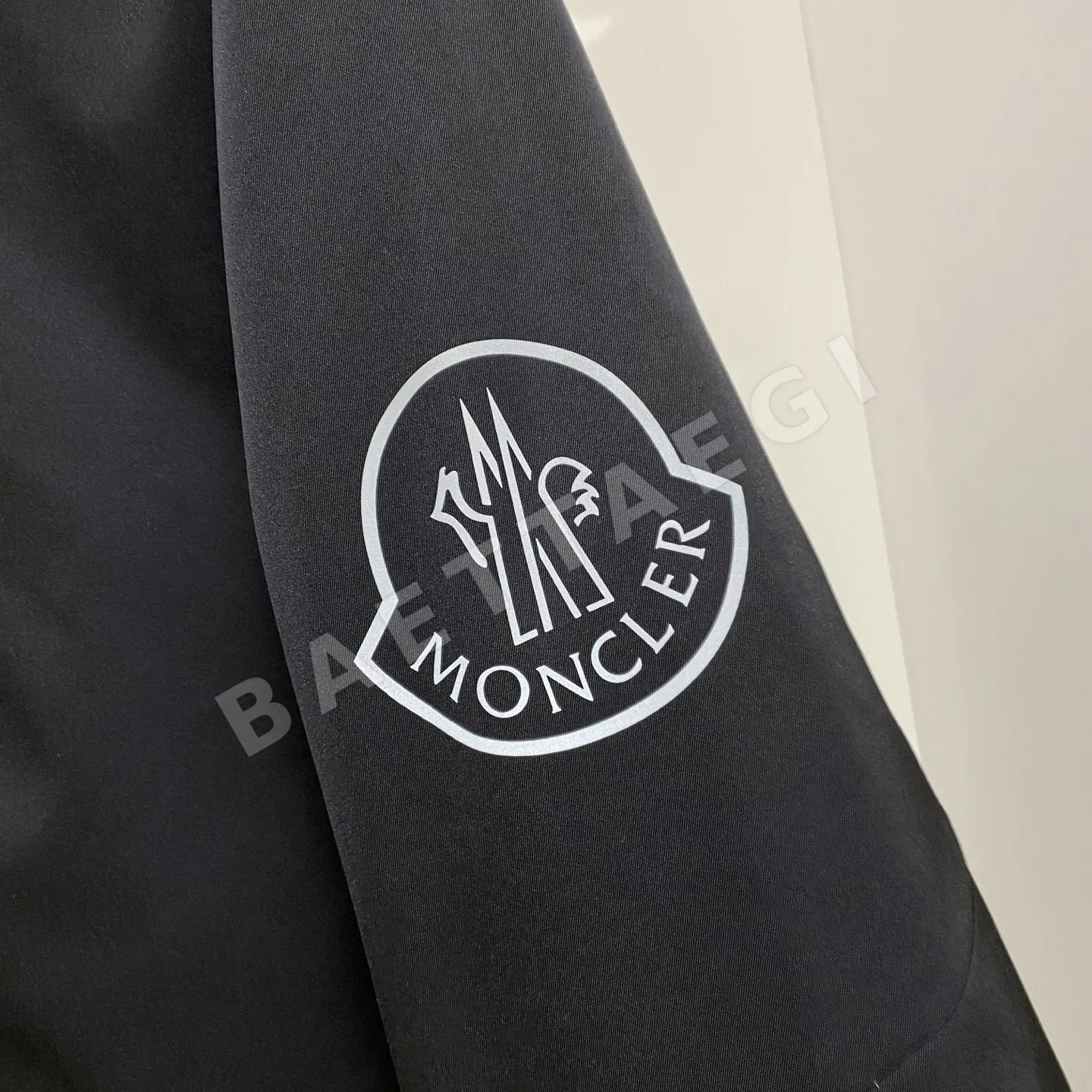 몽클레르 그레노블 라미네이트 스키 다운 패딩 점퍼 상세 이미지 6