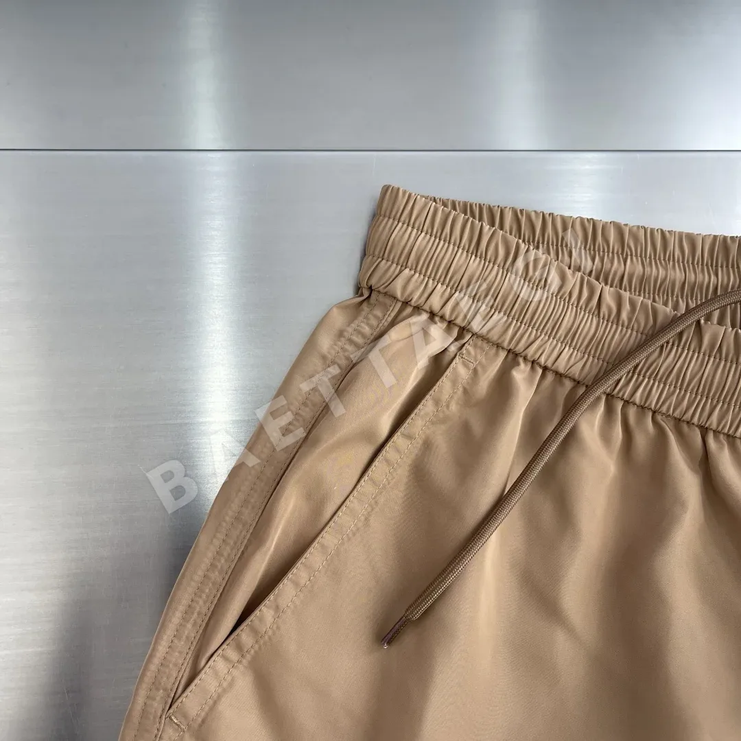 프라다 나일론 밴딩 남성 반바지 상세 이미지 4