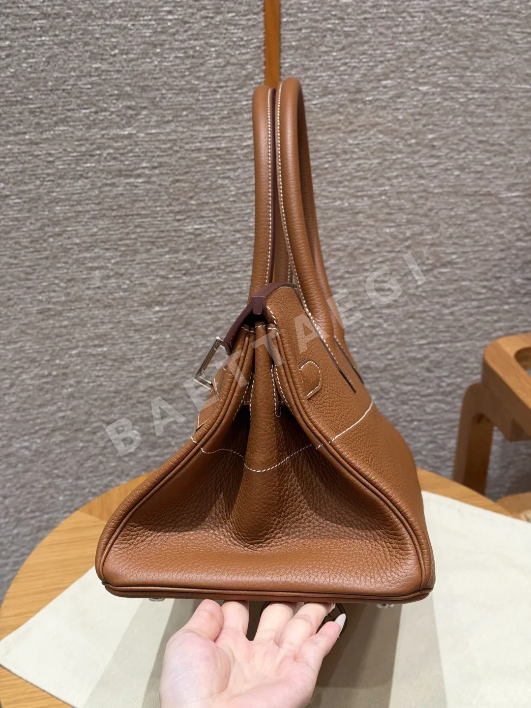 에르메스 숄더 버킨 가방 42 cm 골든 브라운 실버 장식 상세 이미지 4