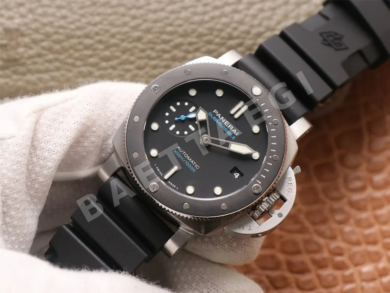 파네라이 PAM683 세라믹 시계 상세 이미지 2