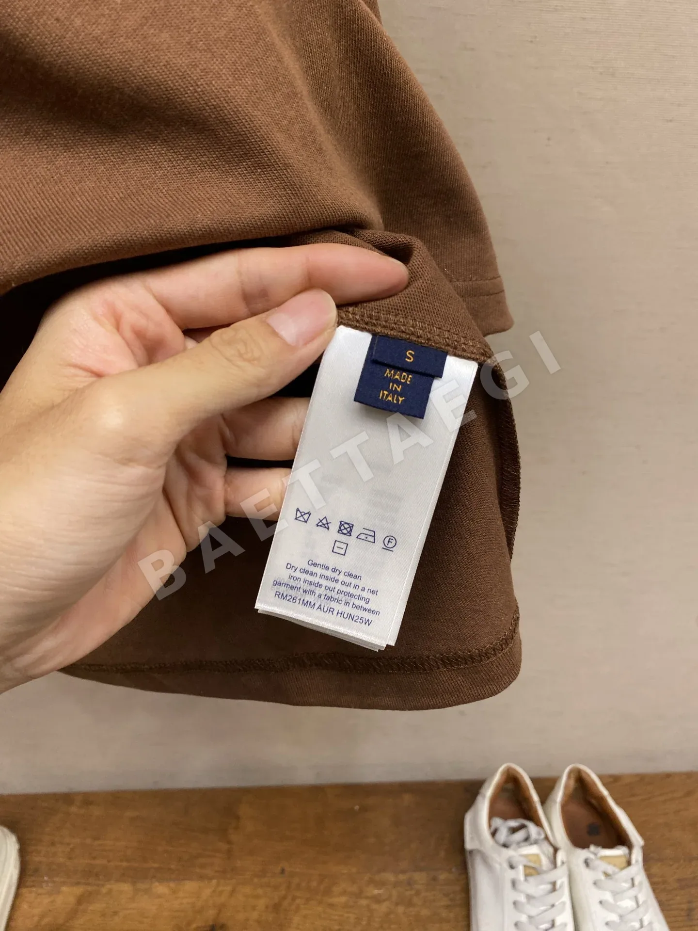 루이비통 레이저 커팅 로고 남성 반팔 티셔츠 상세 이미지 7