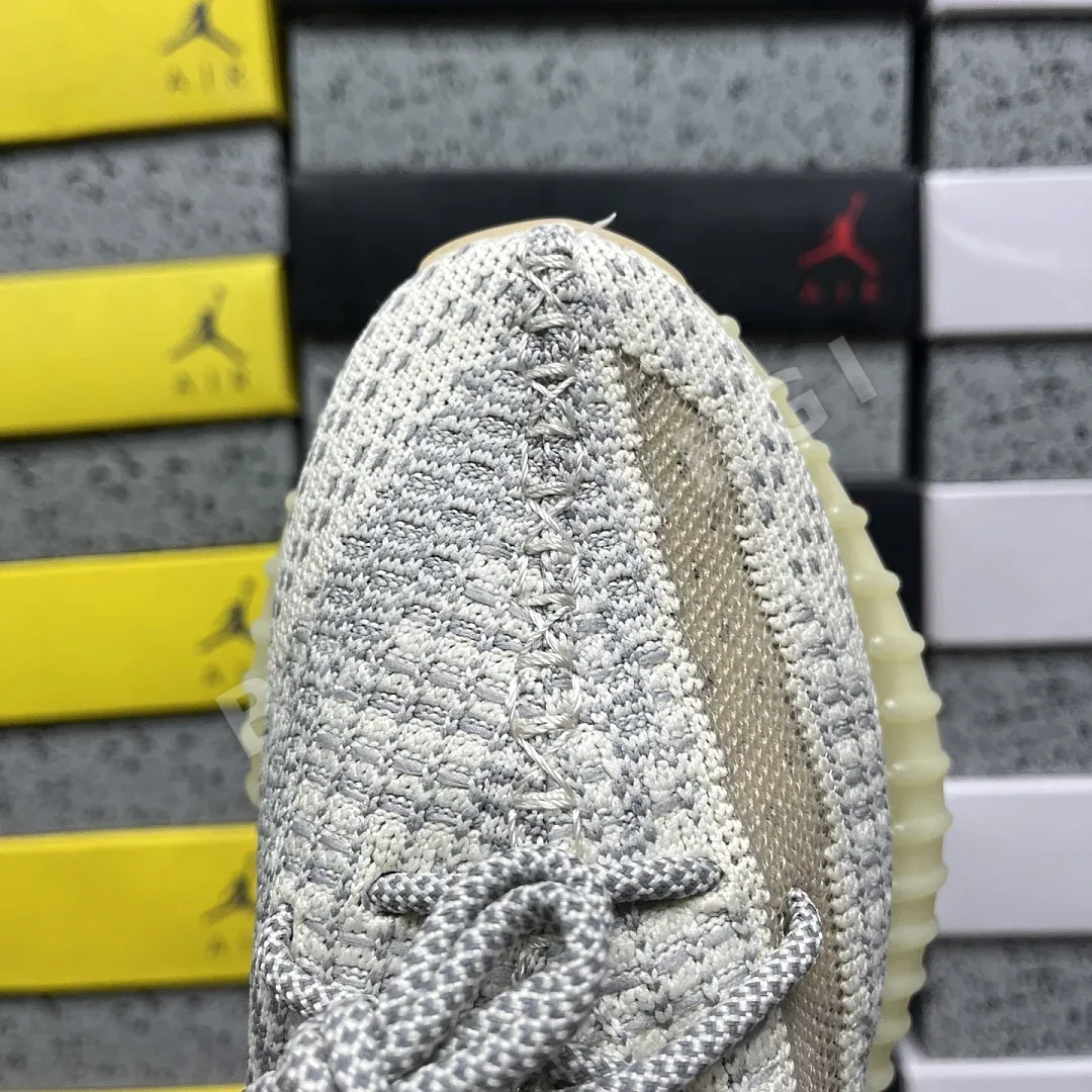 아디다스 [R] 이지 부스트 350 V2 FU9161 200731 Adidas Yeezy Boost 350 V2 상세 이미지 4