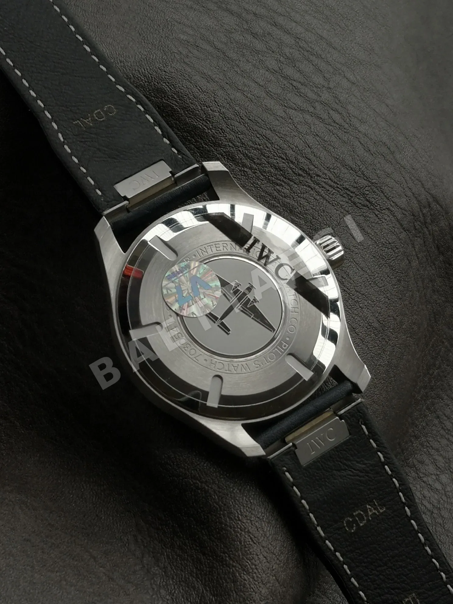 IWC 마크 XX 파일럿 시계 블랙 다이얼 사파이어 글라스 상세 이미지 9