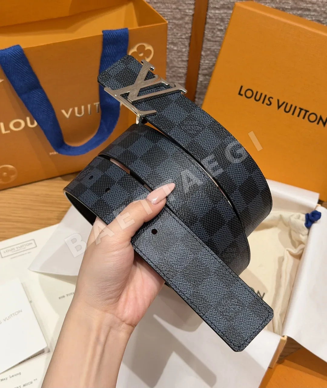루이비통 이니셜 40mm 리버시블 다미에 벨트 상세 이미지 2