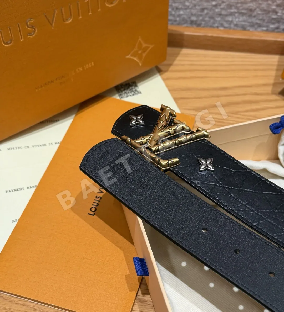 루이비통 LV 이니셜 토리옹 가죽 벨트 상세 이미지 7