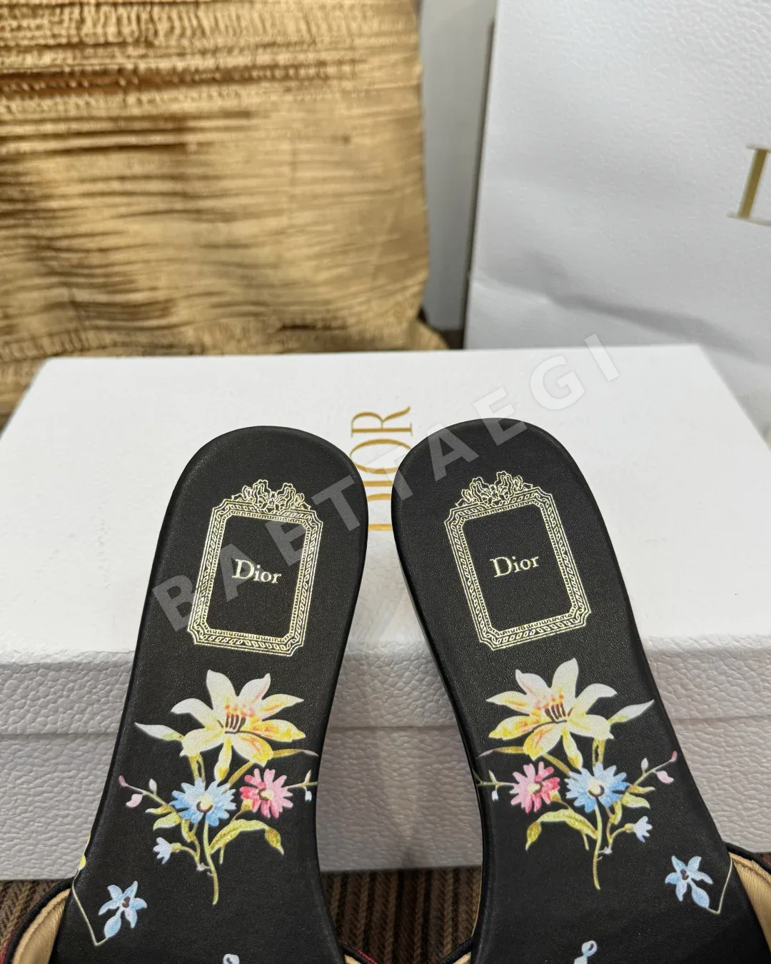 디올 자수 캔버스 슬리퍼 상세 이미지 8