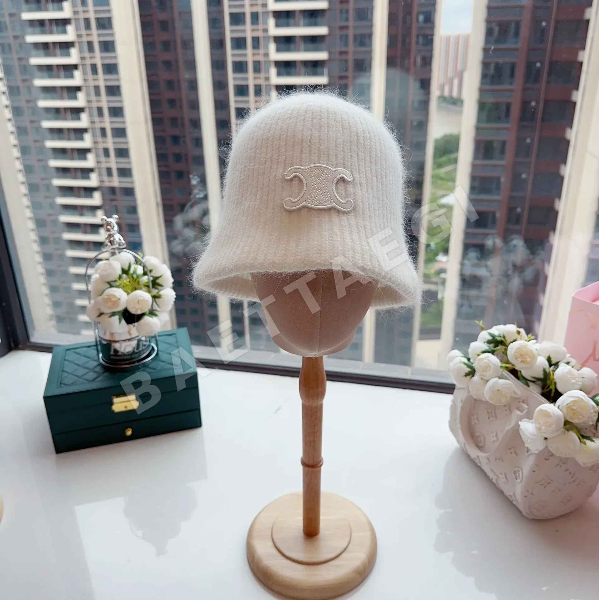 셀린느 앙고라 래빗 퍼 버킷 햇 84261