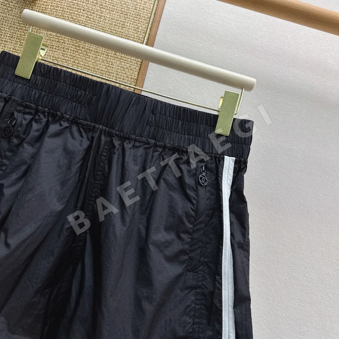 샤넬 램스킨 트리밍 컬러 블록 여성 하이웨이스트 액티브 반바지 상세 이미지 5