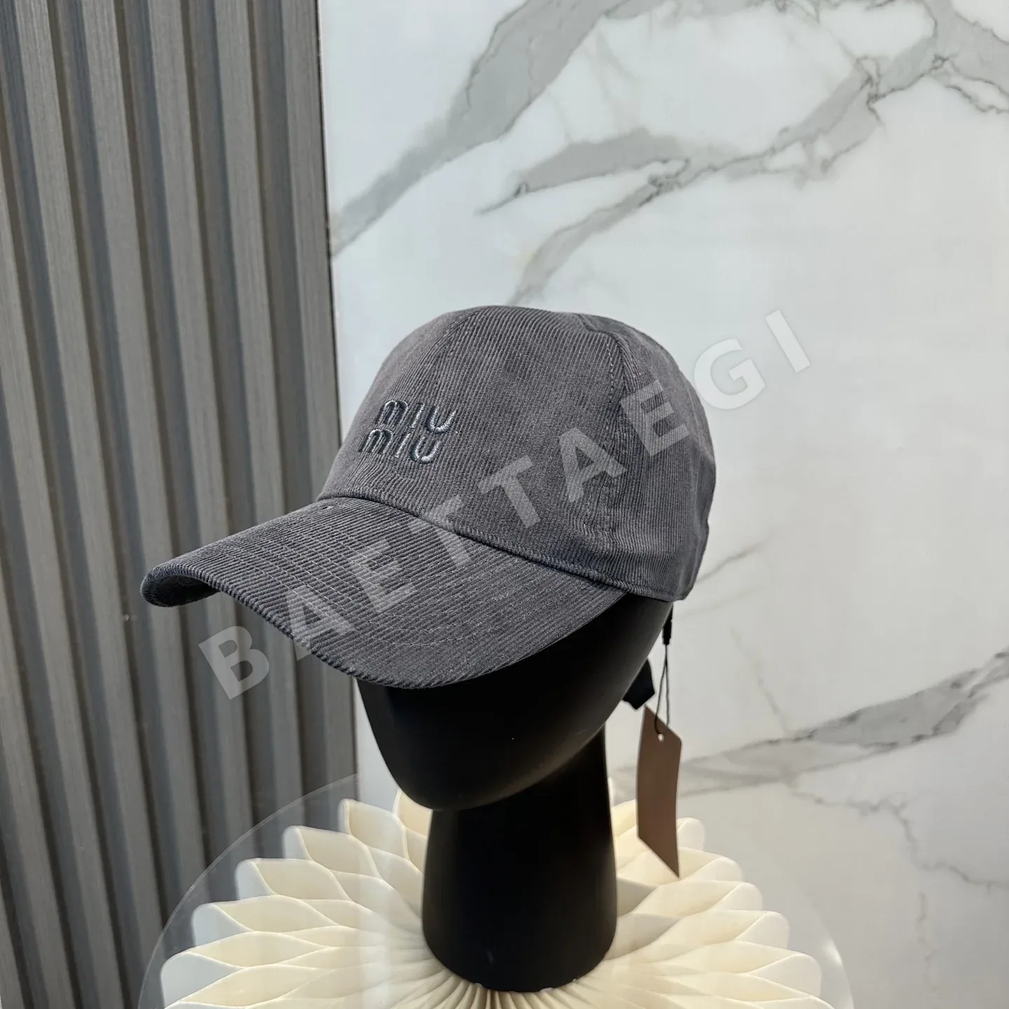 미우미우 코듀로이 베이스볼캡 185784
