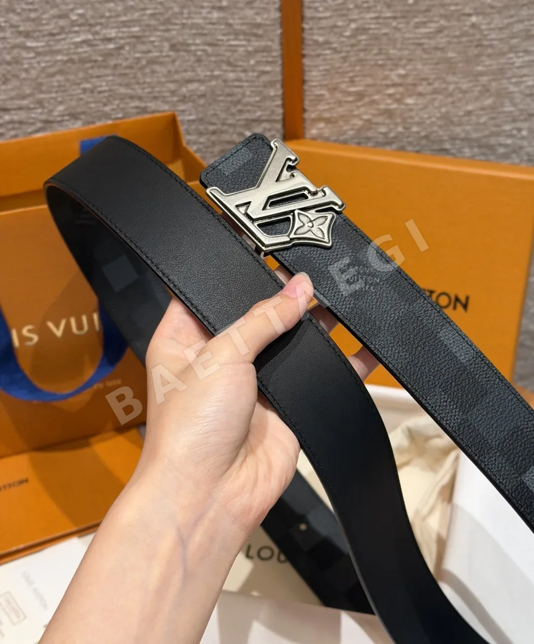 루이비통 이니셜 40mm 리버시블 벨트 상세 이미지 5
