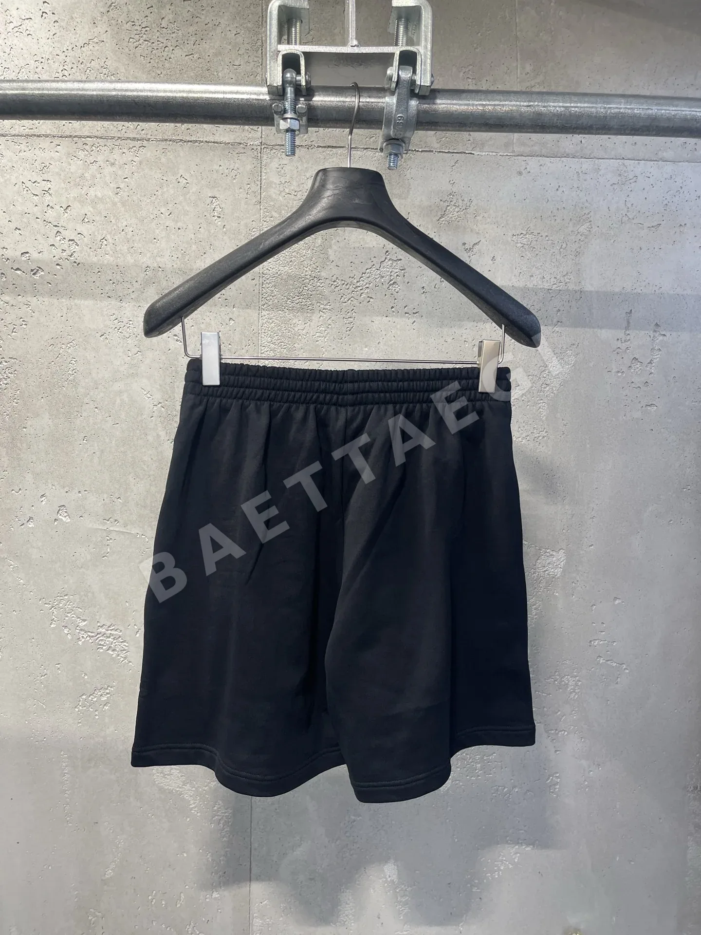 발렌시아가 남성 반바지 상세 이미지 2
