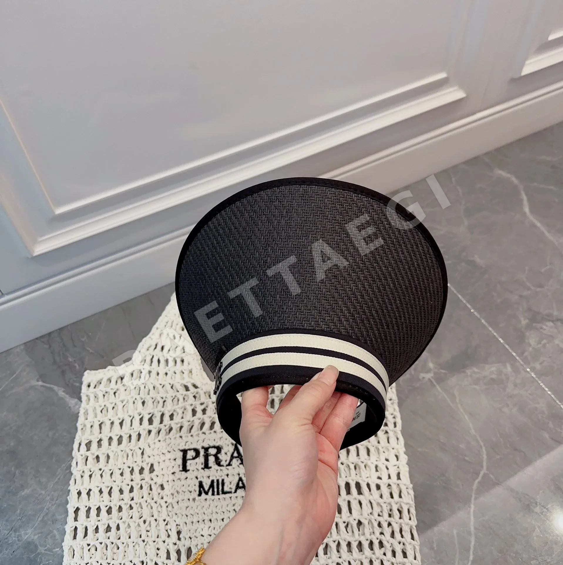 셀린느 밀짚 바이저 모자 상세 이미지 5