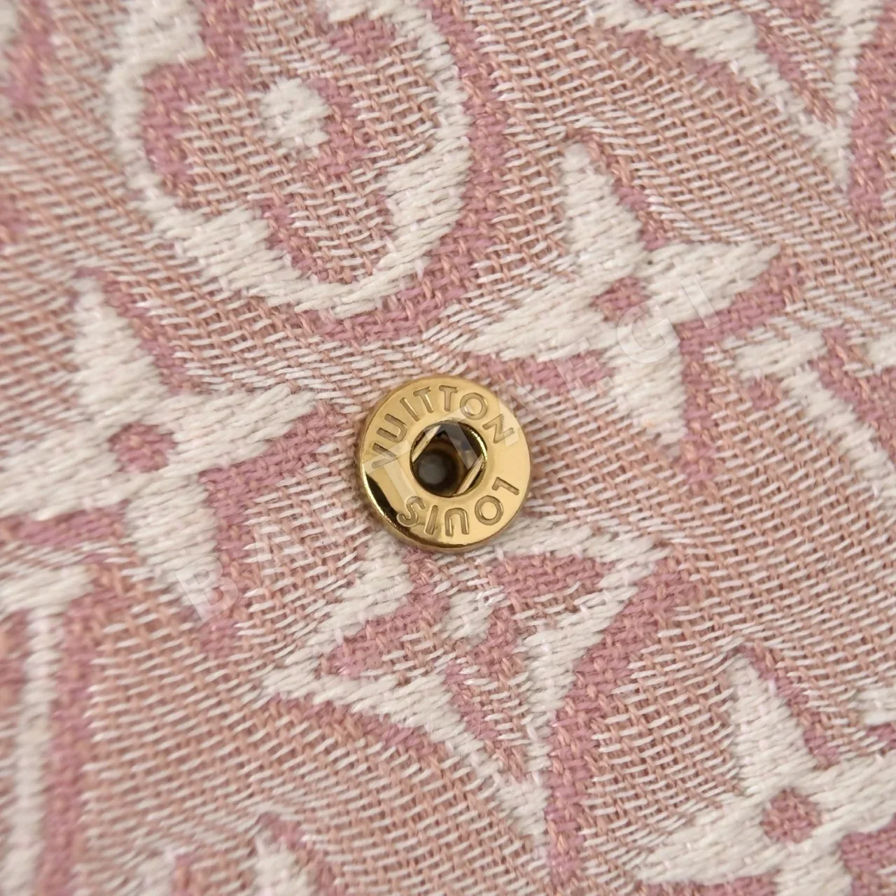 루이비통 엠보싱 핑크 데님 지갑 M 2A151 M2A151 상세 이미지 5