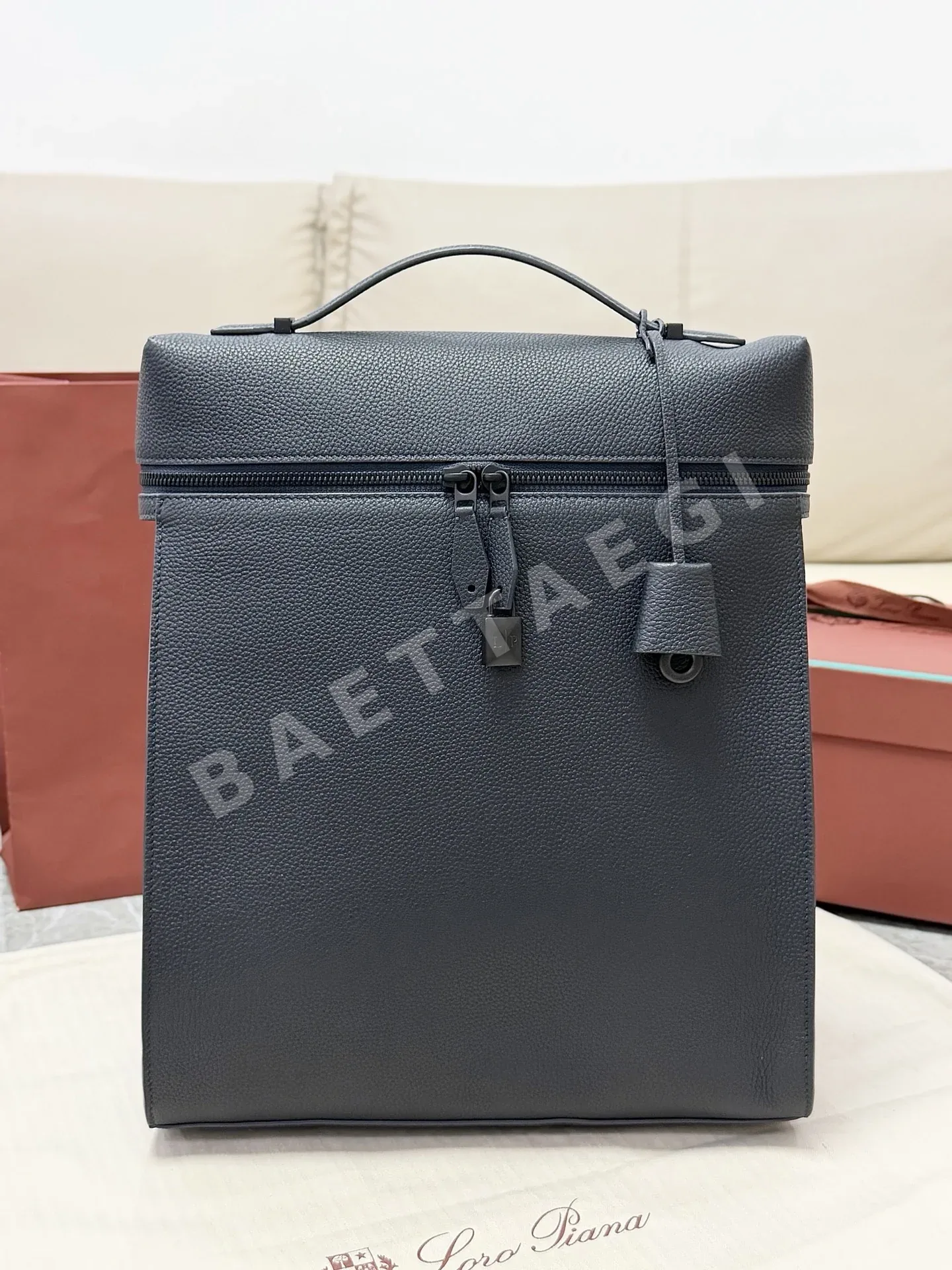 로로피아나 엑스트라 백팩 FAQ6599