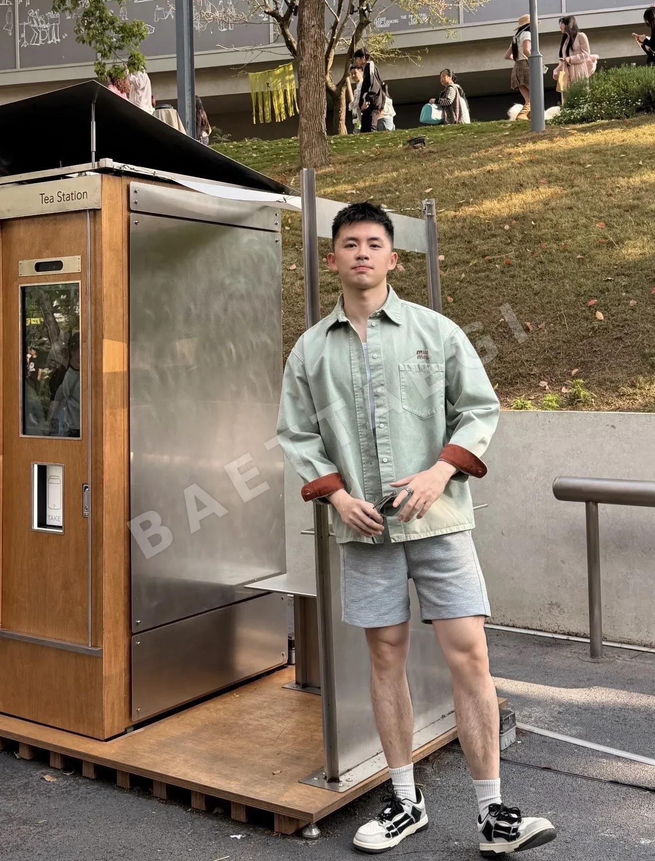 미우미우 연두색 데님 데미지 셔츠 상세 이미지 5