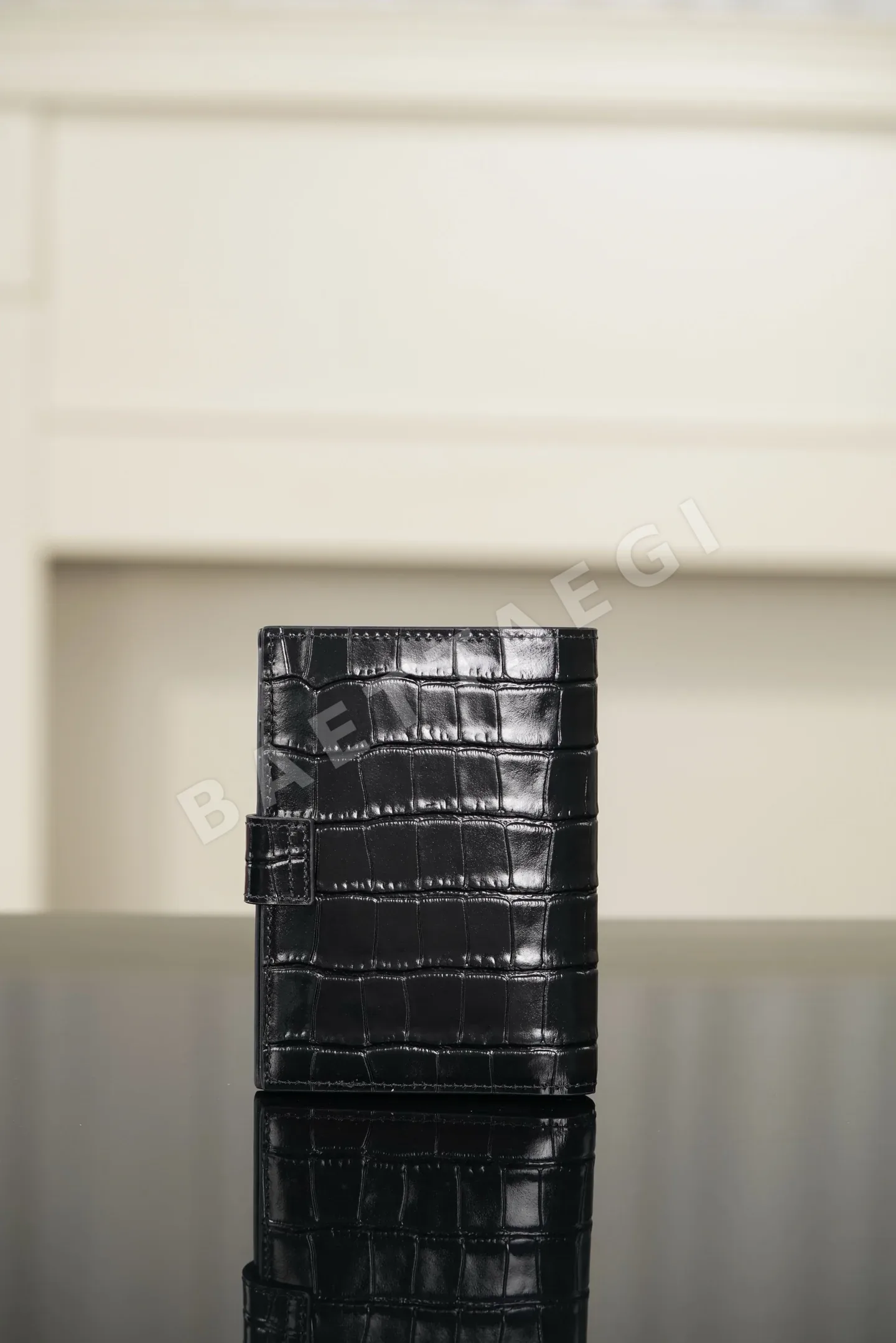 샤넬 크로커다일 패턴 여권 지갑 상세 이미지 3
