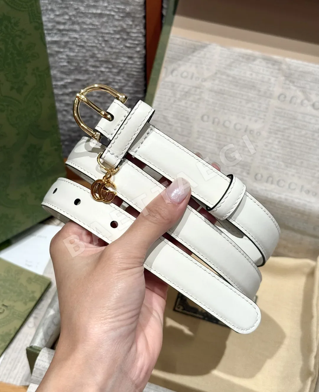 구찌 카프스킨 반원형 메탈 장식 벨트 상세 이미지 2