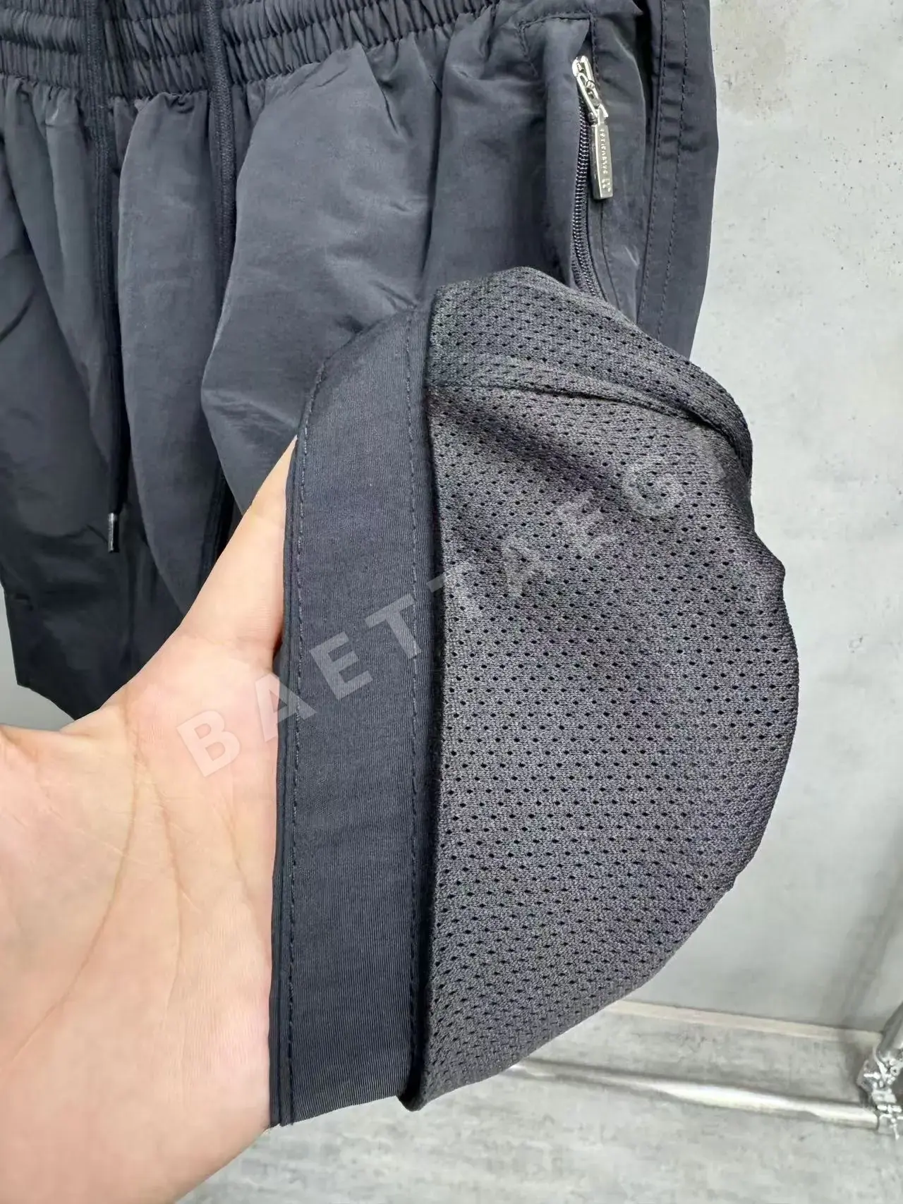 발렌시아가 남성 반바지 상세 이미지 4