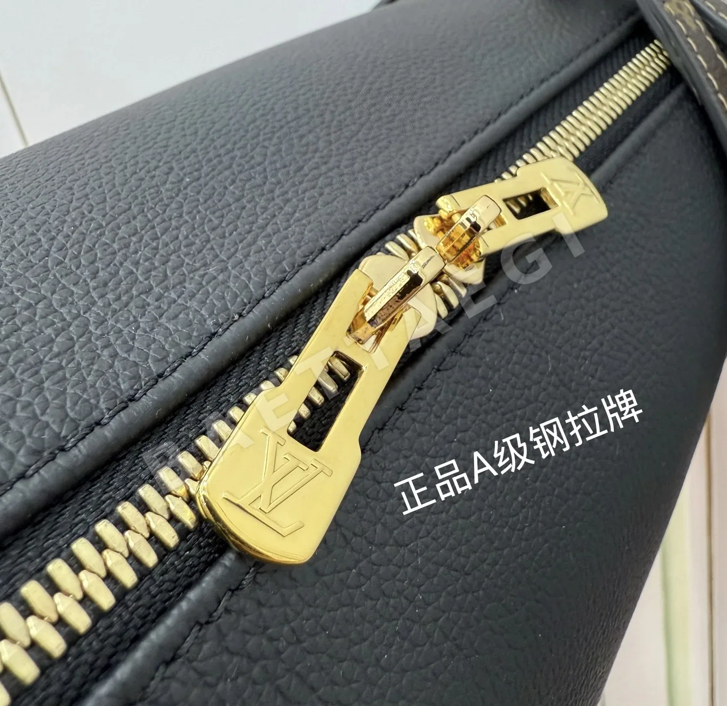 루이비통 M26039 가죽 가방 상세 이미지 7