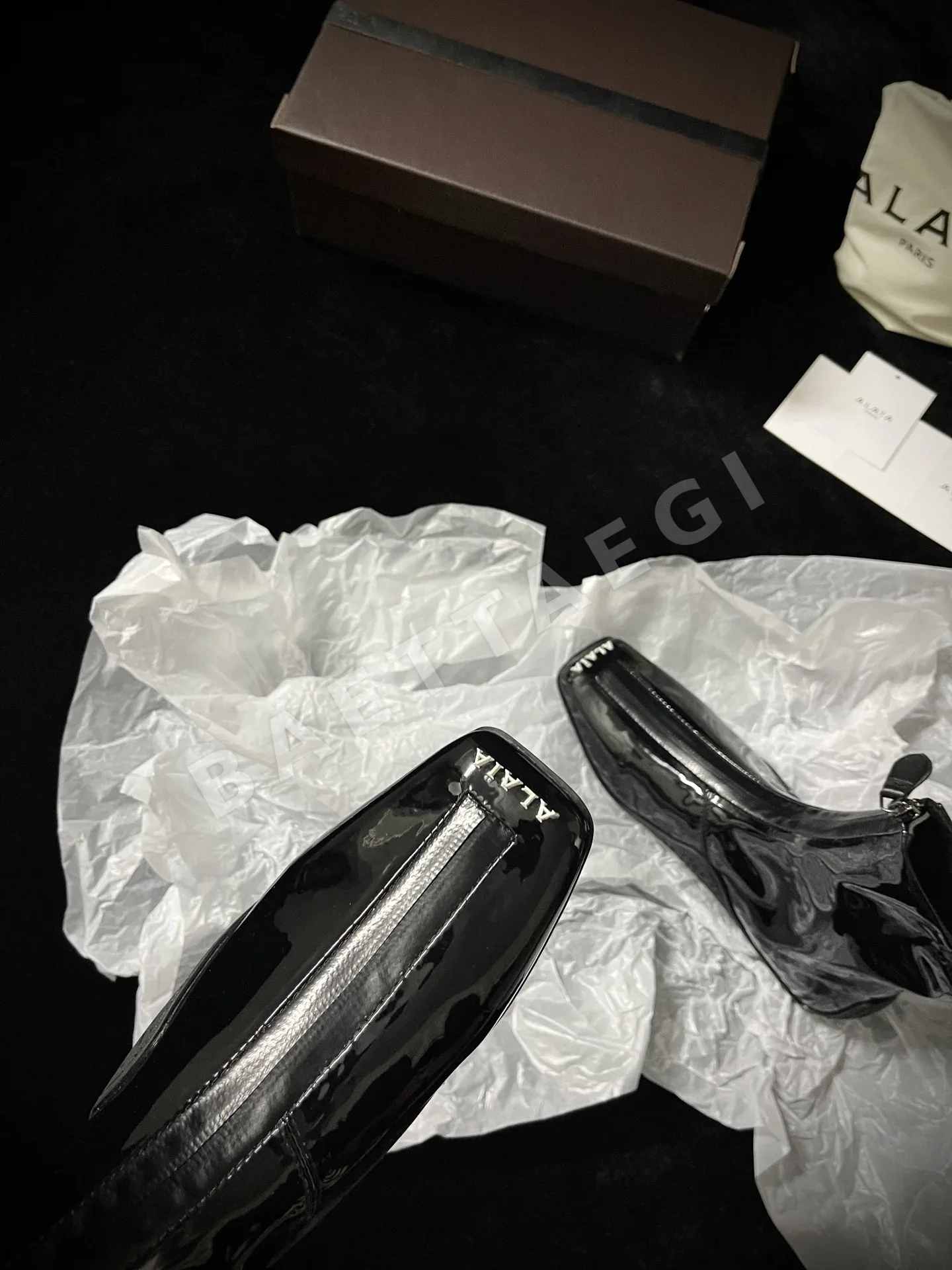 알라이아 스퀘어 토 지퍼 디테일 여성 신발 상세 이미지 7