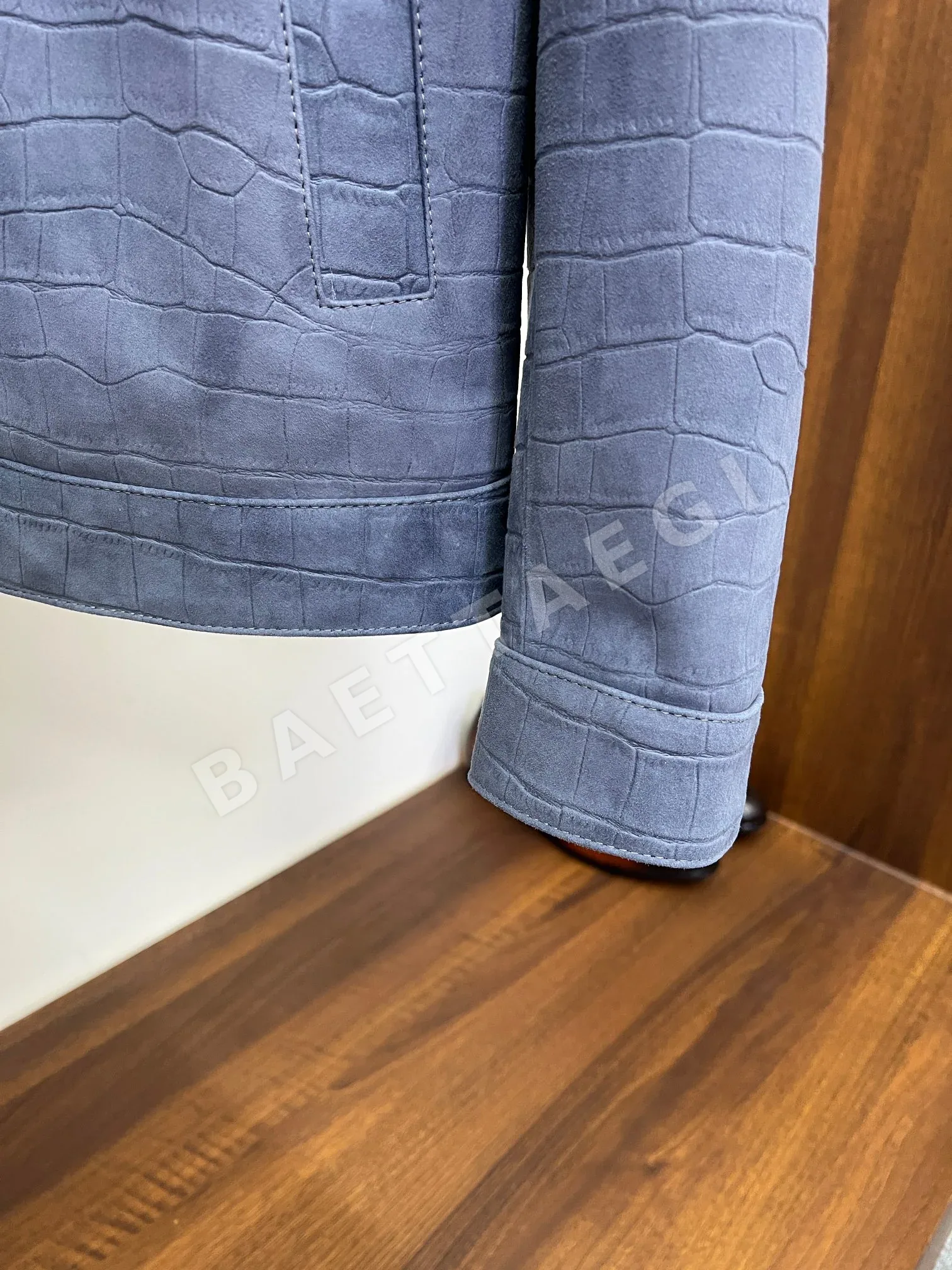 루이비통 크로커다일 패턴 램스킨 남성 자켓 상세 이미지 7